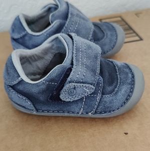 Stride rite baby shoe